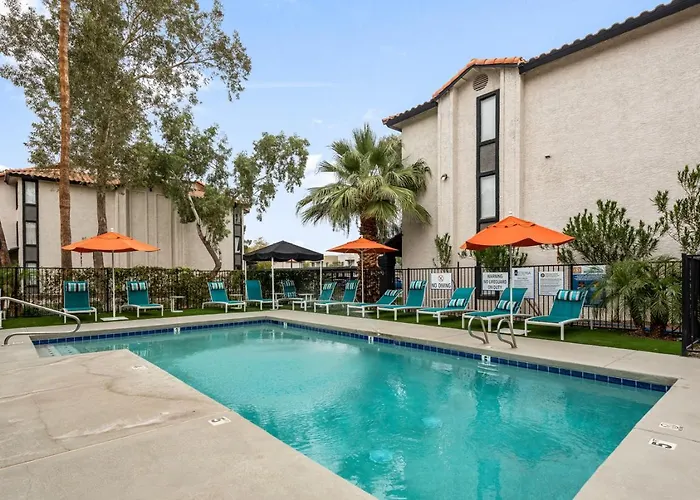 Apartment Sleek 2br Near Asu, Pool, Grill, Parking,petfrndly Tempe