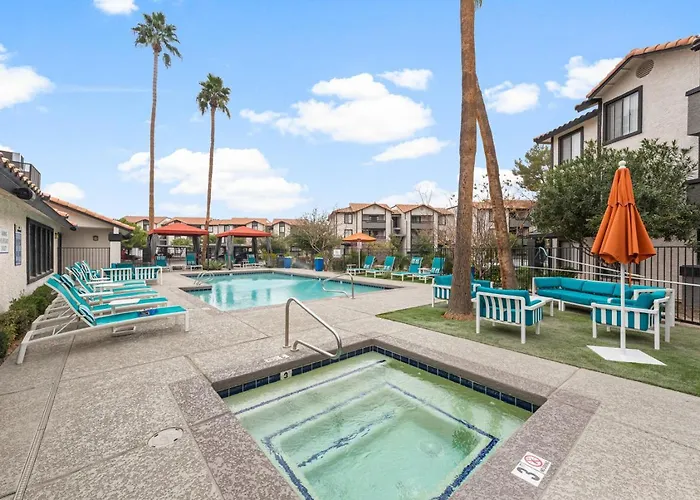 Sleek 2br Near Asu, Pool, Grill, Parking,petfrndly * Tempe
