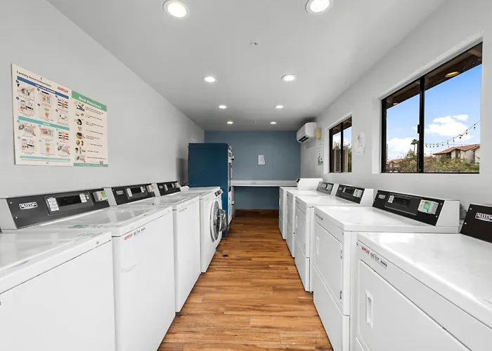 Sleek 2br Near Asu, Pool, Grill, Parking,petfrndly Apartment