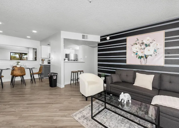 Sleek 2br Near Asu, Pool, Grill, Parking,petfrndly