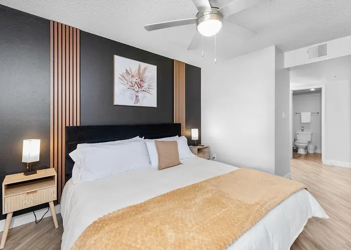 Sleek 2br Near Asu, Pool, Grill, Parking,petfrndly Tempe