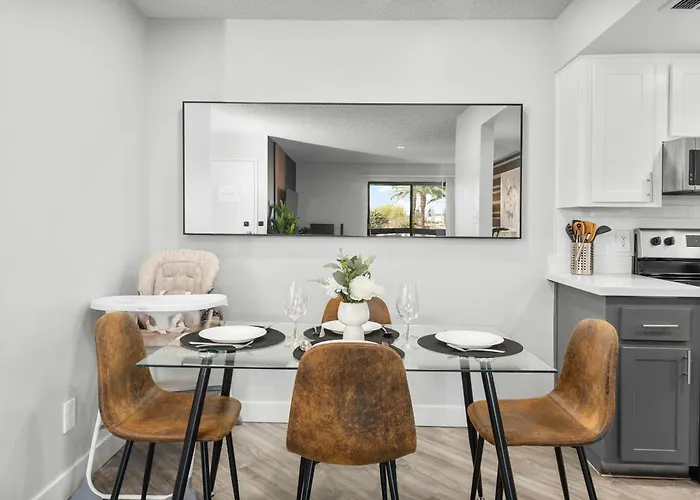 Sleek 2br Near Asu, Pool, Grill, Parking,petfrndly