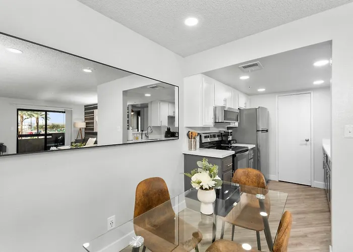 Apartment Sleek 2br Near Asu, Pool, Grill, Parking,petfrndly Tempe