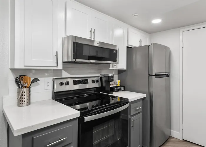 Sleek 2br Near Asu, Pool, Grill, Parking,petfrndly *